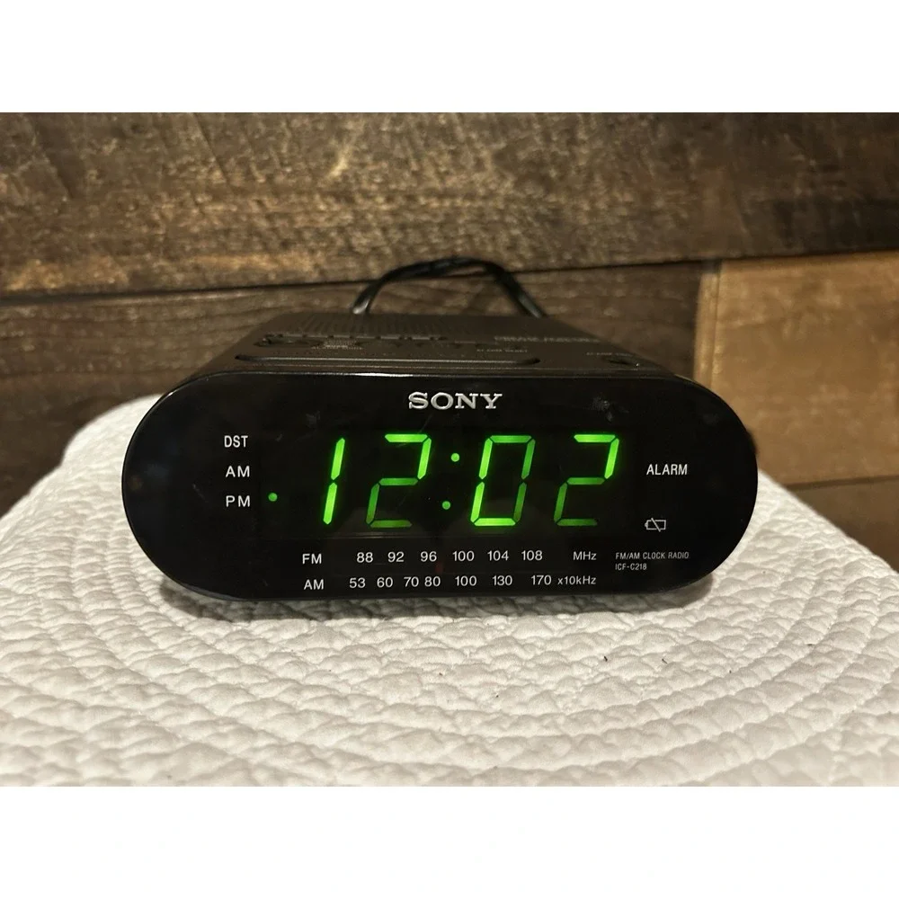 Sony ICF-C218 Dream Machine Clock Radio - Large GREEN‎ display, AM/FM, Works